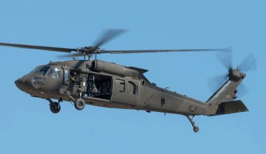 Βίντεο: Η στιγμή που ελικόπτερο UH-60 Black Hawk των ΗΑΕ καταρρίπτει ιρανικό drone Shaded-136 στο Ντουμπάι