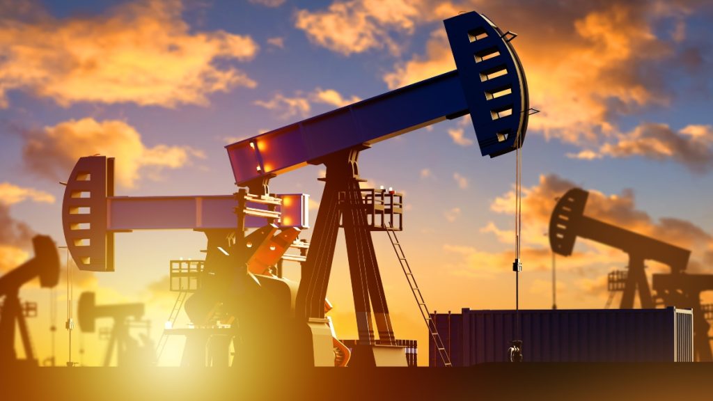 Στα ύψη το πετρέλαιο παρά την ιστορική απελευθέρωση αποθεμάτων: Ξεπέρασε πάλι τα 100 δολάρια