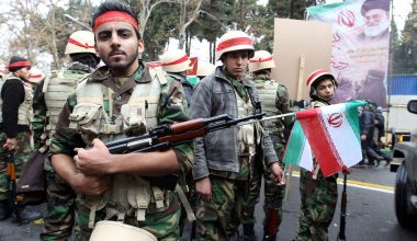 Το Ισραήλ χτυπά τις ομάδες Μπασίζ στην Τεχεράνη για να μπορούν να γίνονται διαδηλώσεις (βίντεο)