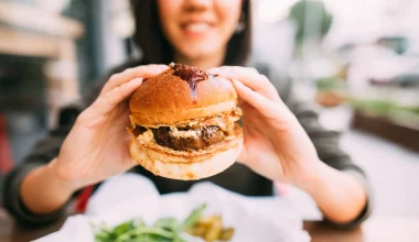 Πίσω στο 1989: Όταν το μπέργκερ με πατάτες κόστιζε…λιγότερο από 200 δραχμές (φώτο)