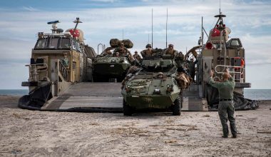 ΕΚΤΑΚΤΟ: Επανέρχονται τα σενάρια χερσαίας επέμβασης στο Ιράν – Το Πεντάγωνο στέλνει 2.500 Πεζοναύτες στον Κόλπο