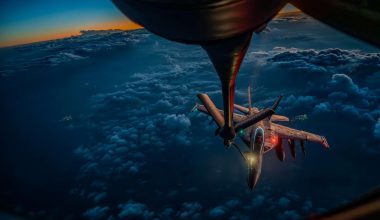 Μαζικές πτήσεις αεροσκαφών εναέριου ανεφοδιασμού πάνω από τη Μέση Ανατολή