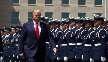 Ο Ν.Τραμπ προϊδεάζει νέο μεγάλο χτύπημα στο Ιράν: «Δείτε τι θα συμβεί σήμερα σε αυτούς τους τρελούς αλήτες»