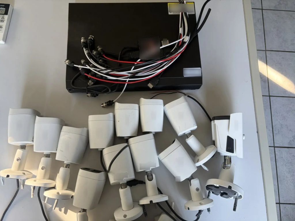 4 συλλήψεις στη Δυτική Αττική: Έκλεβαν ρεύμα από τις κολόνες του ΔΕΔΔΗΕ – Πάνω από ενάμιση χιλιόμετρο τα καλώδια