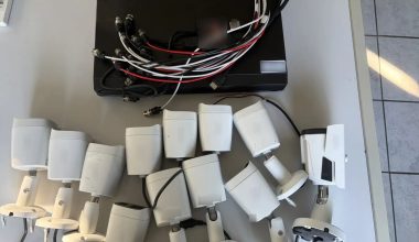 4 συλλήψεις στη Δυτική Αττική: Έκλεβαν ρεύμα από τις κολόνες του ΔΕΔΔΗΕ – Πάνω από ενάμιση χιλιόμετρο τα καλώδια