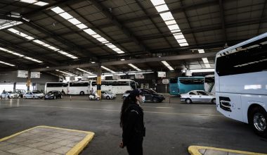 «Κύμα» ανατιμήσεων στα δρομολόγια με ΚΤΕΛ και αεροπλάνα: Δείτε ενδεικτικά παραδείγματα