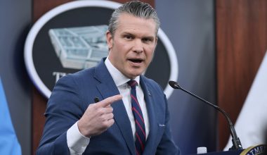 Πιτ Χέγκσεθ: Υποσχέθηκε ανεξάρτητη έρευνα για την επίθεση σε σχολείο στην Τεχεράνη