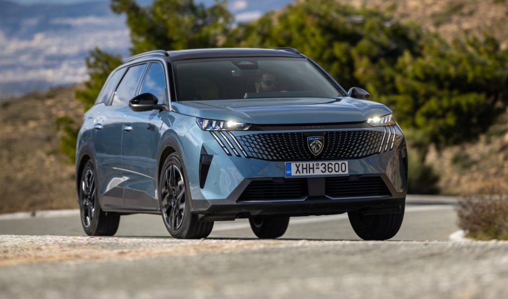 Δοκιμαζουμε το νέο Peugeot 5008 Hybrid