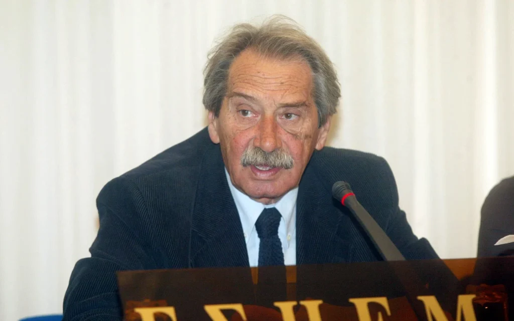 Αντώνης Κούρτης: «Έφυγε» σε ηλικία 92 ετών ο δημοσιογράφος και πρώην κυβερνητικός εκπρόσωπος