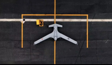 Η τουρκική Baykar παρουσίασε το K2: Το νέο drone καμικάζι με εμβέλεια πάνω από 2.000χλμ (βίντεο)