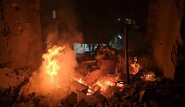 Το ρωσικό πρακτορείο ειδήσεων RT μεταδίδει σκηνές «Αποκάλυψης» από νυχτερινό βομβαρδισμό του Ισραήλ