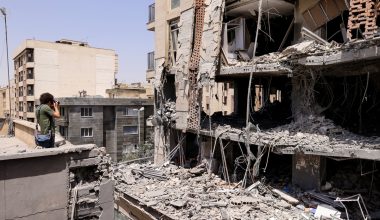 Εκπρόσωπος ισραηλινού Στρατού: «Θα χτυπάμε τουλάχιστον για άλλες τρεις εβδομάδες το Ιράν»