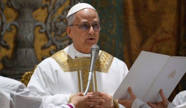 Ο Πάπας Λέων ΙΔ’ μετακόμισε στο «παπικό διαμέρισμα» στο Αποστολικό Παλάτι