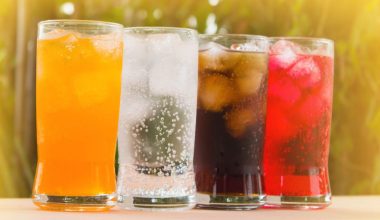 Νέα έρευνα: Πώς η κατανάλωση αναψυκτικών συνδέεται με την κατάθλιψη