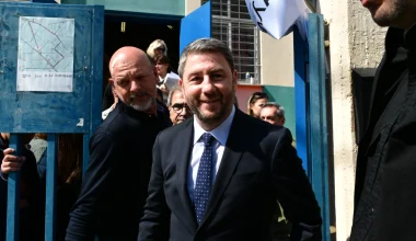 Ψήφισε στο Περιστέρι ο Ν.Ανδρουλάκης: «Η αλλαγή περνά μέσα από την ήττα της ΝΔ»