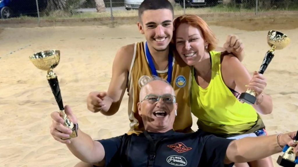 Θρήνος στον Πύργο μετά τον θάνατο του 18χρονου Ασημάκη που έπεσε στο κενό – Πώς έγινε το μοιραίο