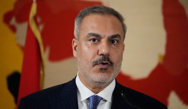 Η Τουρκία διαφωνεί με τον πόλεμο στο Ιράν, δηλώνει ότι δεν θα εμπλακεί αλλά δίνουν βάση στις ΗΠΑ