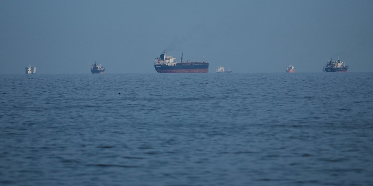 Ζήτημα «ζωής και θανάτου» το άνοιγμα των Στενών του Ορμούζ – Τηλεφωνική συνομιλία Στάρμερ-Τραμπ