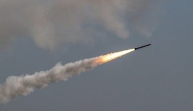 Η Χεζμπολάχ εκτόξευσε «προηγμένο πύραυλο» κατά αεροπορικής βάσης στο κεντρικό Ισραήλ