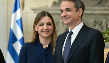 Σ.Μητσοτάκη: Δημοσίευσε το boarding pass από την πτήση της από το Ομάν προς την Αθήνα – «Τέλος στην αθλιότητα»