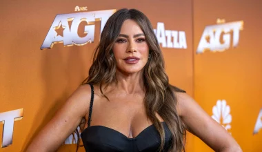 Αέναη και σέξι η Σοφία Βεργκάρα: Χαμός στο instagram με την εμφάνιση της 53χρονης καλλονής (βίντεο)