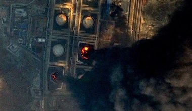 ΗΑΕ: Τεράστιες οι καταστροφές στο λιμάνι της Φουτζέιρα από τις ιρανικές επιθέσεις – Δείτε φωτογραφίες