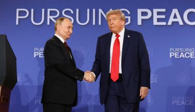 Ν.Τραμπ: «Ο Β.Πούτιν φοβάται τις ΗΠΑ αλλά καθόλου την Ευρώπη» (βίντεο)