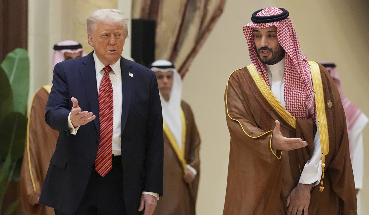 Ο Σαουδάραβας πρίγκιπας προτρέπει τον Ν.Τραμπ να «συνεχίσει να κτυπά σκληρά το Ιράν»!