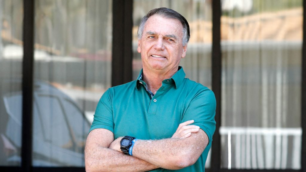 Βελτιώθηκε η υγεία του Ζ.Μπολσονάρου: Βγήκε από τη ΜΕΘ και μεταφέρθηκε σε ΜΑΦ