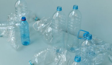 Επιστήμονες μετατρέπουν πλαστικά μπουκάλια σε φάρμακο για τη νόσο του Πάρκινσον!