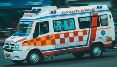 Ινδία: «Εγκεφαλικά νεκρή» γυναίκα επανήλθε όταν το ασθενοφόρο που τη μετέφερε έπεσε σε λακκούβα!