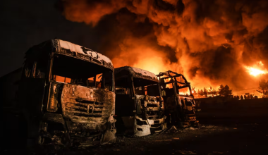 Οργή στο Ιράν: Η ισραηλινή Αεροπορία βομβάρδισε εγκαταστάσεις πετρελαίου στην Τεχεράνη – «Αυτό είναι οικοκτονία»