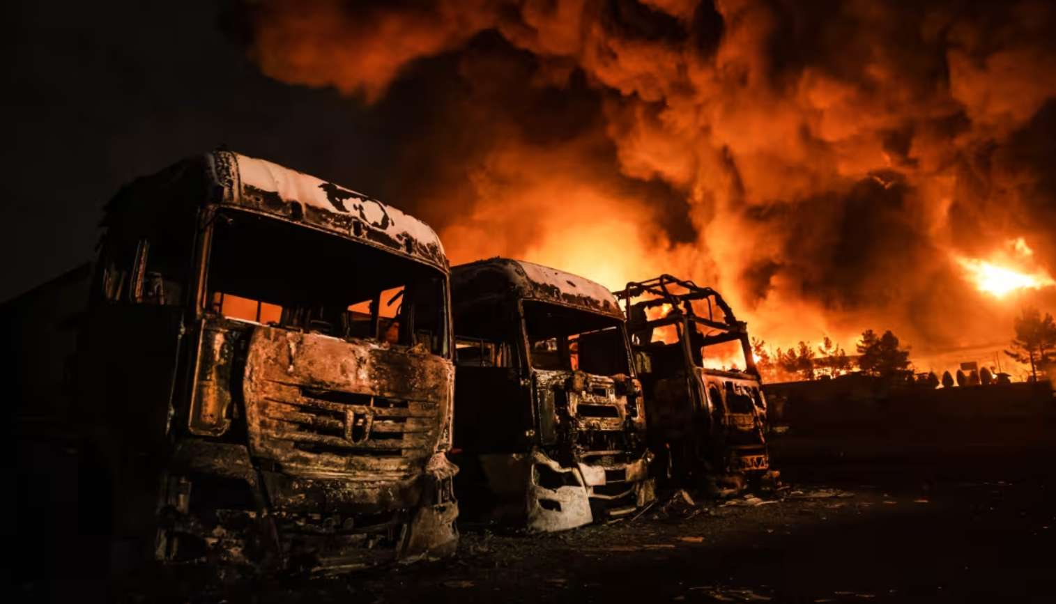 Οργή στο Ιράν: Η ισραηλινή Αεροπορία βομβάρδισε εγκαταστάσεις πετρελαίου στην Τεχεράνη – «Αυτό είναι οικοκτονία»