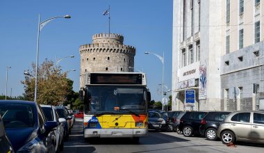 Θεσσαλονίκη: Σε διαθεσιμότητα οδηγός του ΟΑΣΘ που πιάστηκε στα χέρια με οδηγό ΙΧ (βίντεο)