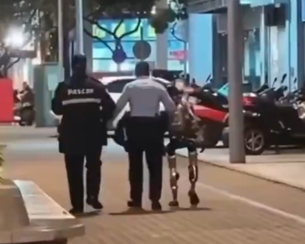 Βίντεο: Συνελήφθη ανθρωποειδές ρομπότ στο Μακάο της Κίνας – Παρενόχλησε 70χρονη!