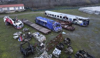 «Στο μικροσκόπιο» η εταιρεία που μετέφερε τα συντρίμμια των Τεμπών – Συστάθηκε ένα μήνα αργότερα ως ΙΚΕ