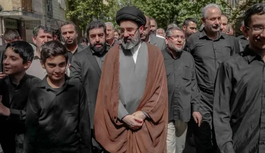 Στη Μόσχα έως το τέλος του πολέμου στον Κόλπο ο Μοτζτάμπα Χαμενεΐ