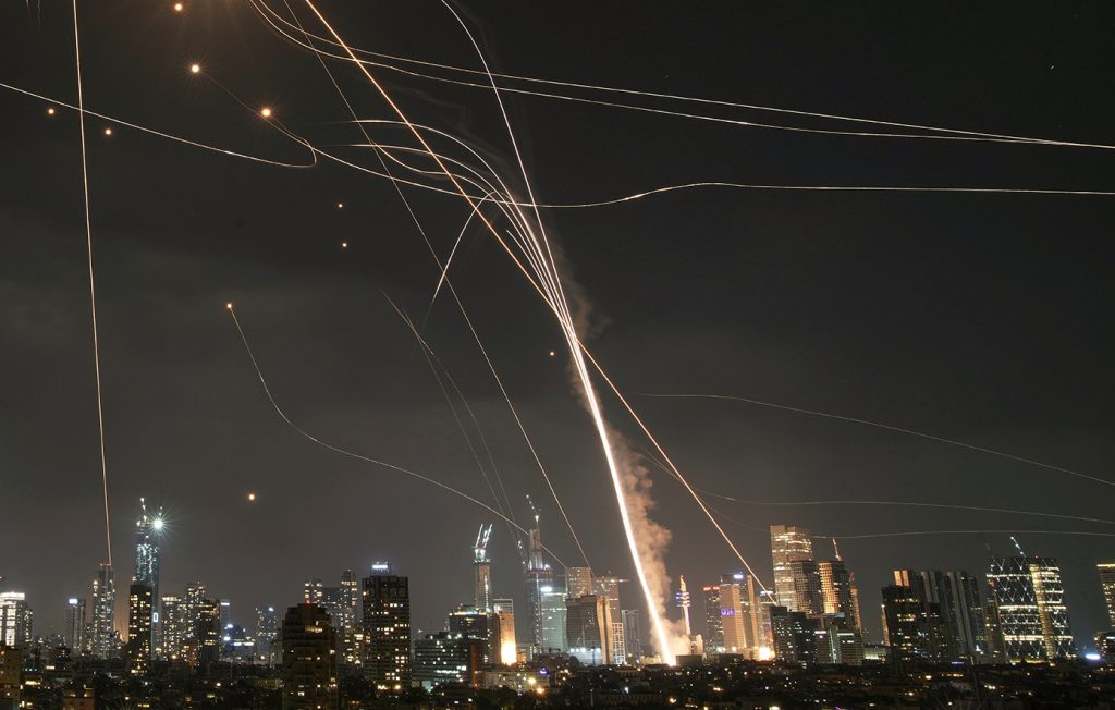 Βίντεο: Το Iron Dome αναχαιτίζει ρουκέτες της Χεζμπολάχ