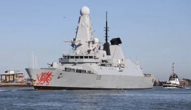 HMS Dragon: Στο Γιβραλτάρ το βρετανικό αντιτορπιλικό – Η αποστολή στο Ακρωτήρι της Κύπρου (βίντεο)