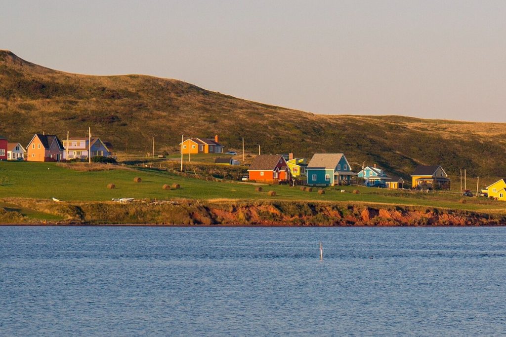 Απίστευτο: Σε αυτό το νησί του Καναδά κατοικούν μόνο απόγονοι… ναυαγών (φώτο)