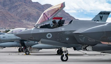 Η στιγμή που η ισραηλινή αεροπορία εξουδετερώνει ιρανική ομάδα στρατιωτών (βίντεο)