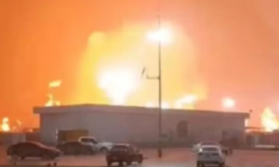 Μεξικό: Στις φλόγες παραδόθηκε διυλιστήριο πετρελαίου – Πέντε νεκροί (βίντεο)