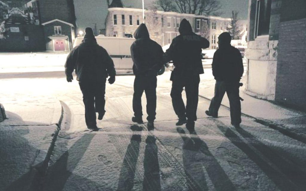 Θεσσαλονίκη: Τρεις ανήλικοι Ρομά απείλησαν 15χρονο ότι θα τον χτυπήσουν και τον λήστεψαν