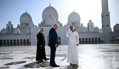 Πόλεμος στη Μέση Ανατολή: «Φλερτάρουν» με την ύφεση οι οικονομίες των χωρών του Κόλπου