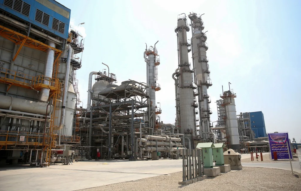 Ιράν: Απειλεί να πλήξει εγκαταστάσεις πετρελαίου σε Σαουδική Αραβία, ΗΑΕ και Κατάρ μέσα στις επόμενες ώρες