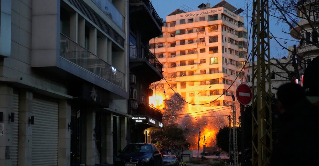 Ξέσπασε καθηγητής στον Λίβανο για ισραηλινό πλήγμα: «22 χρόνια κόπου καταστράφηκαν σε μια στιγμή» (βίντεο)