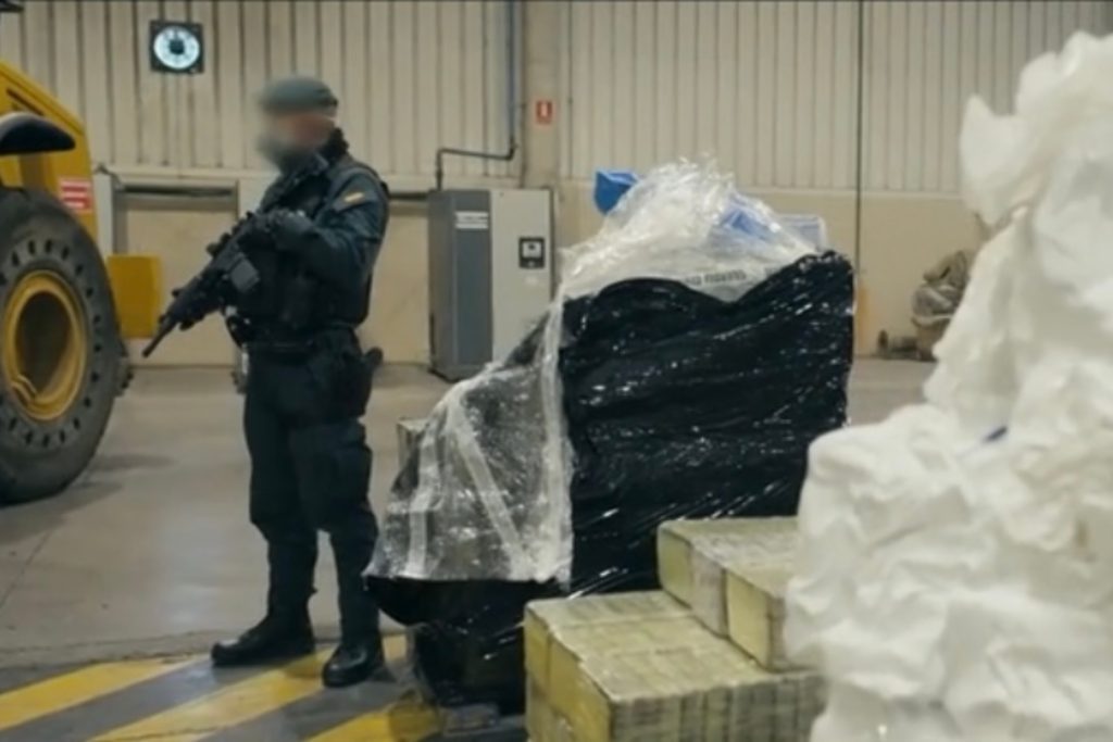Δείτε πώς καταστρέφουν την κοκαΐνη που έχει κατασχεθεί – Ολόκληρη η διαδικασία