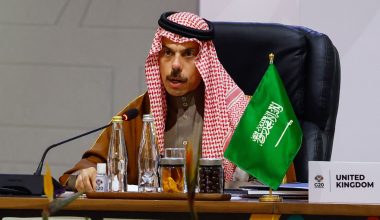 ΥΠΕΞ Σαουδικής Αραβίας: «Διατηρούμε το δικαίωμα στρατιωτικής δράσης κατά του Ιράν»