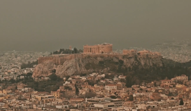 «Αποπνικτική» η ατμόσφαιρα: Aφρικανική σκόνη και γύρη συνθέτουν «εκρηκτικό κοκτέιλ»