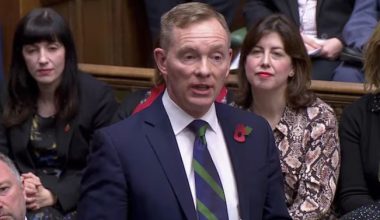 Βρετανός υπουργός Εμπορίου κατά ΗΠΑ: «Η επιχείρηση στο Ιράν ήταν κακώς σχεδιασμένη»